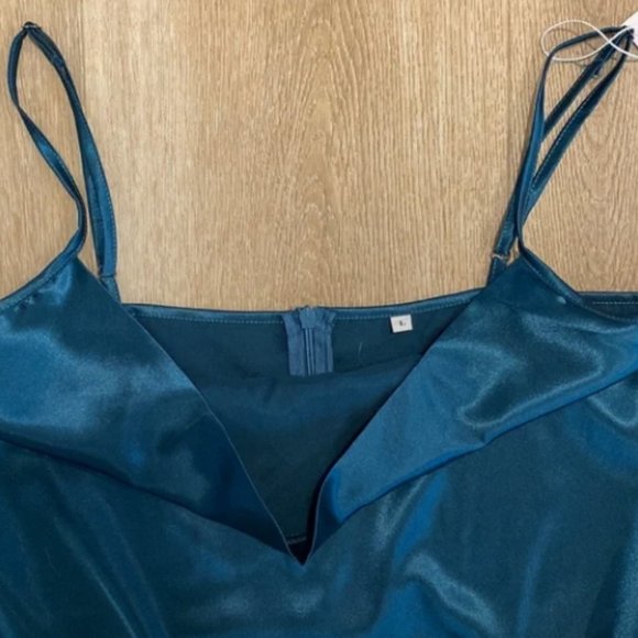 Emerald Green Dress. NWT. Size Large. - Picture 3 of 6